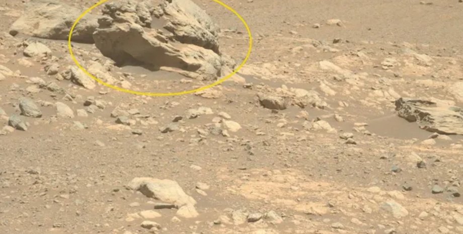 камень Марс