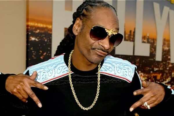 От рэпа к футбольному полю: Snoop Dogg стал совладельцем футбольного клуба «Суонси»
